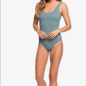 Miss Green Sz M Roxy One Piece
